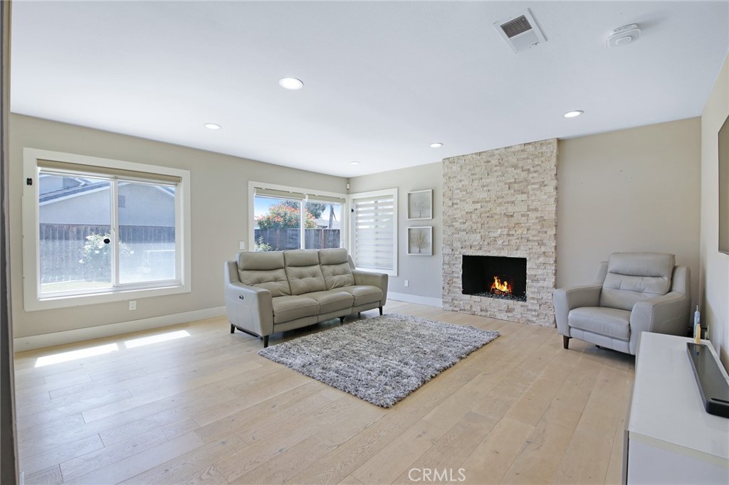 2106 Greenwood Court Property Photo 7