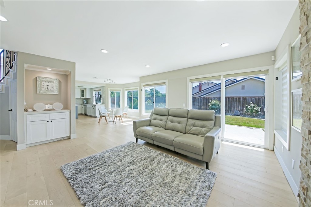 2106 Greenwood Court Property Photo 9
