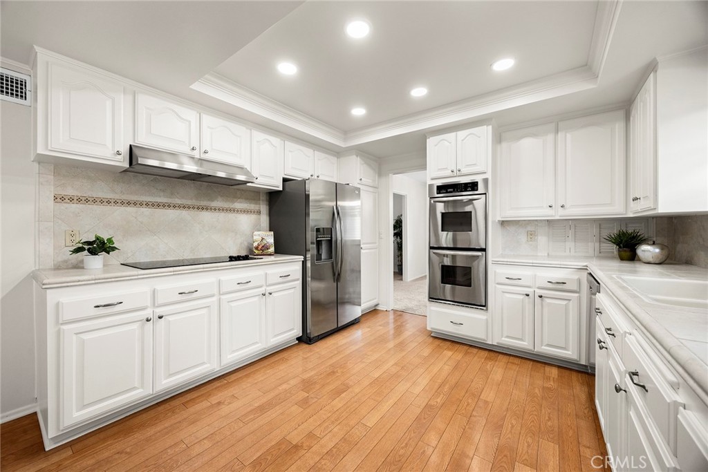5121 Sumac Ridge Drive Property Photo 10
