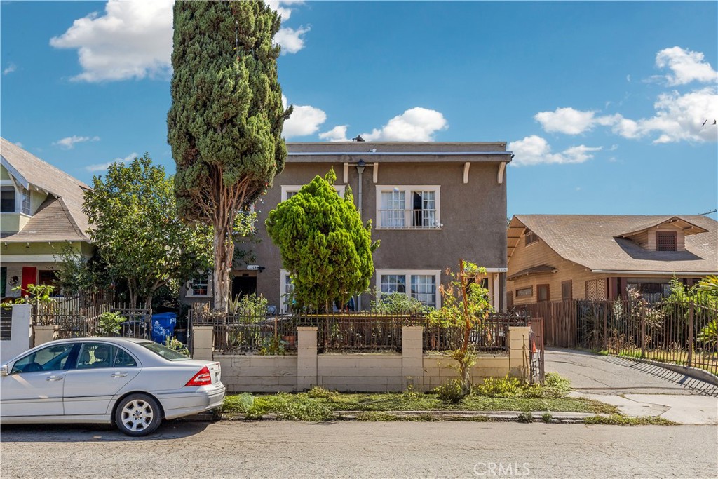 1528 2nd Avenue Property Photo 2