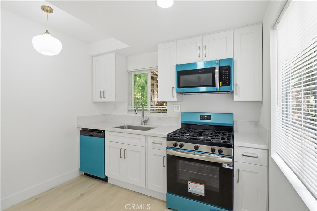525 Clifton Property Photo 3