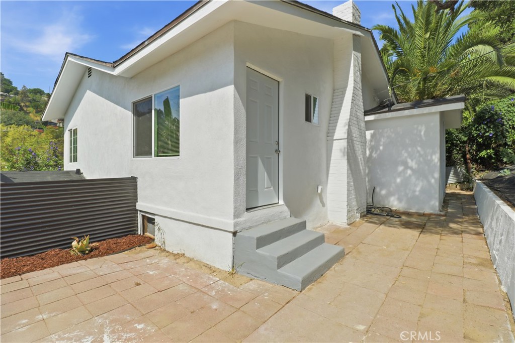 525 Clifton Property Photo 9