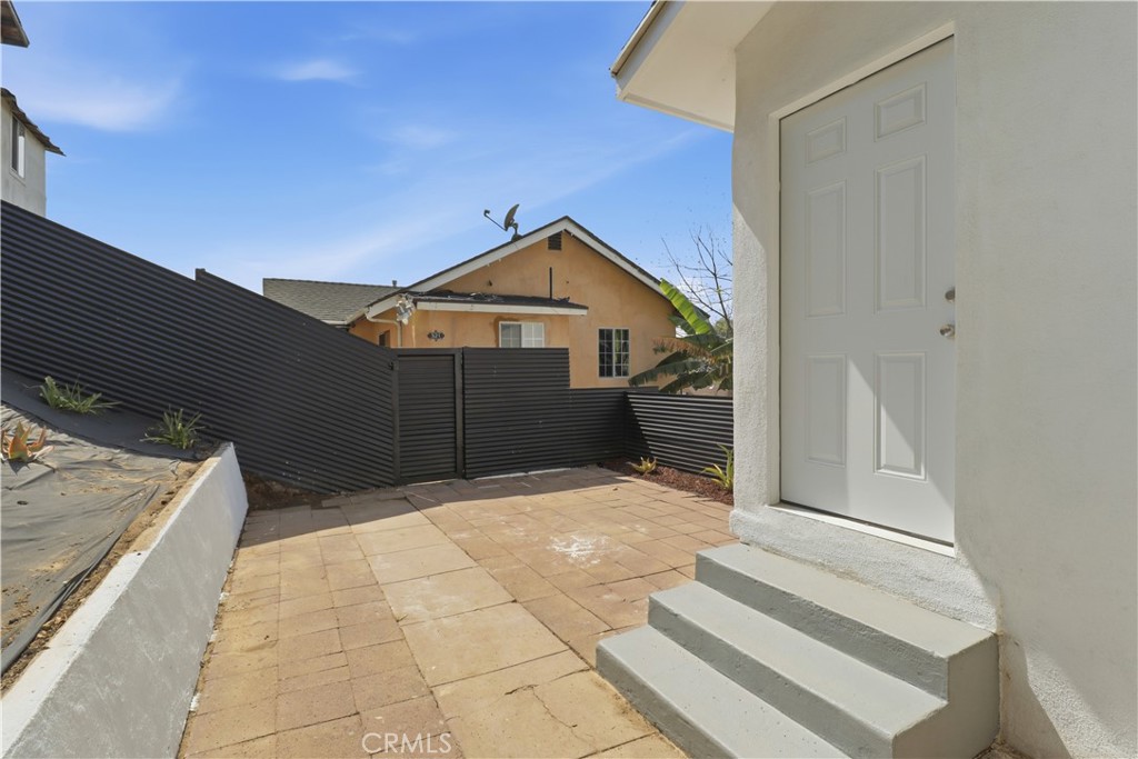 525 Clifton Property Photo 11