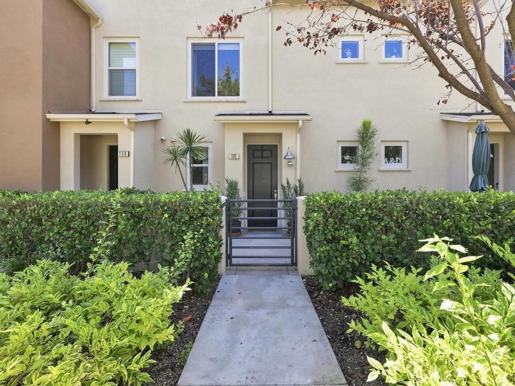 5440 Pacific Terrace 105 Property Photo 2