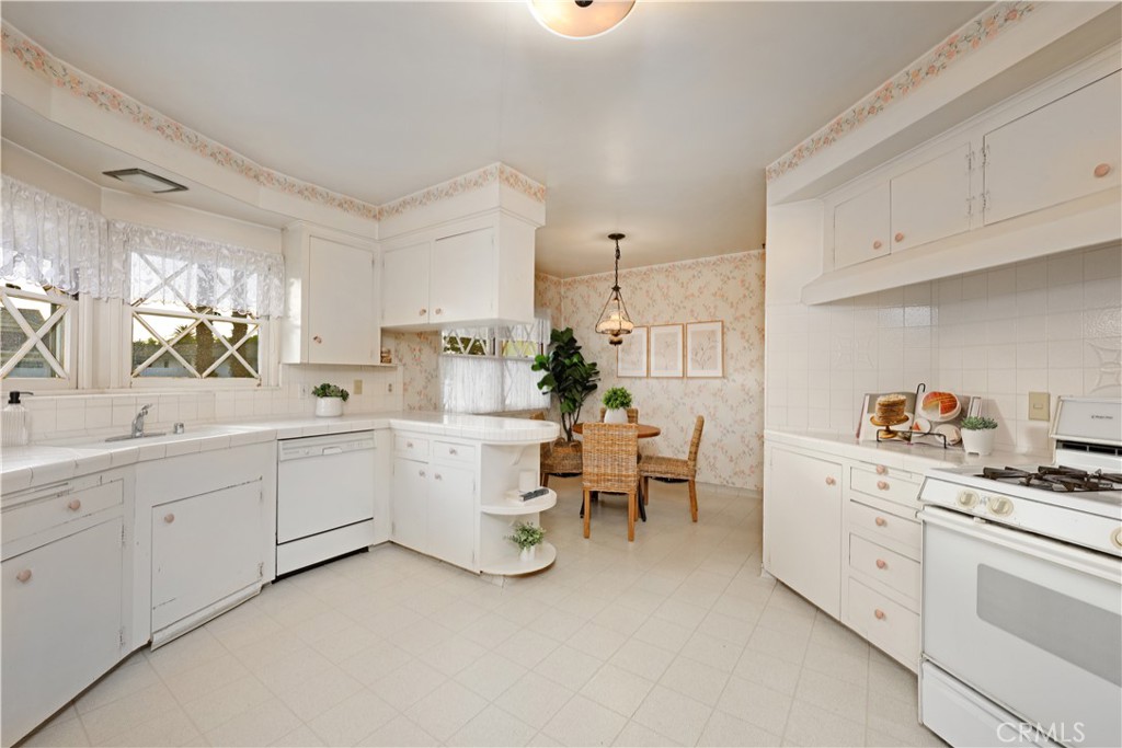 9544 Raviller Property Photo 10