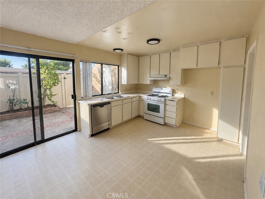 2 Greenleaf Property Photo 4
