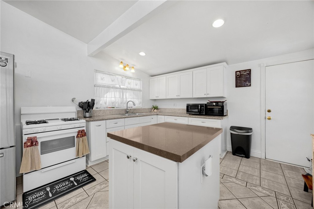 2113 W Niobe Property Photo 8
