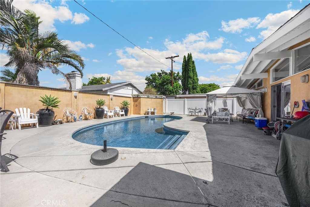 2113 W Niobe Property Photo 19