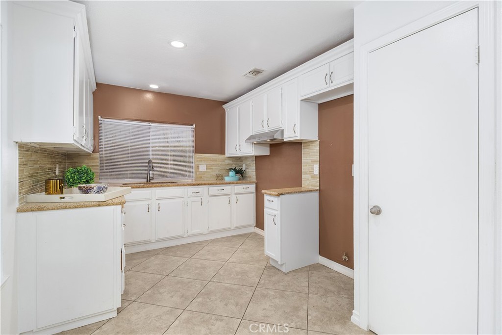 6897 Crest Avenue Property Photo 9