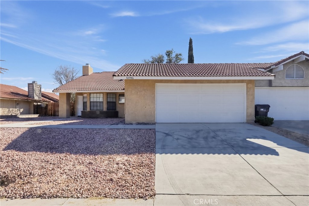 42946 39th Street W Property Photo 1