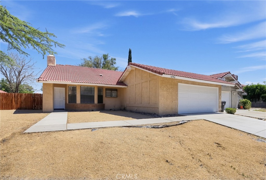 42946 39th Street W Property Photo 2