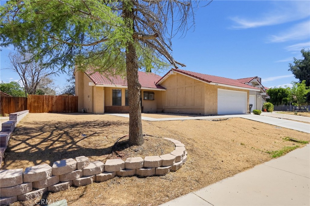 42946 39th Street W Property Photo 3