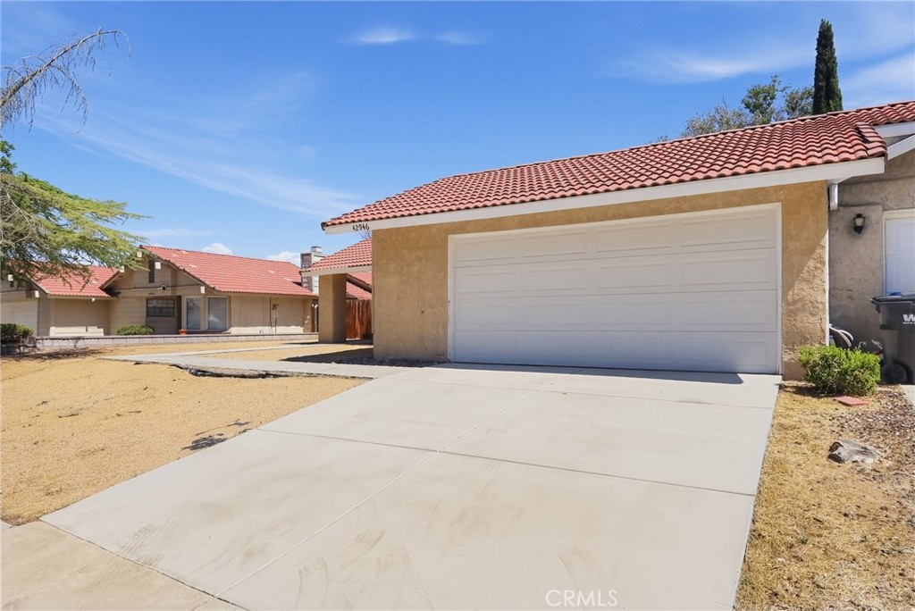 42946 39th Street W Property Photo 4