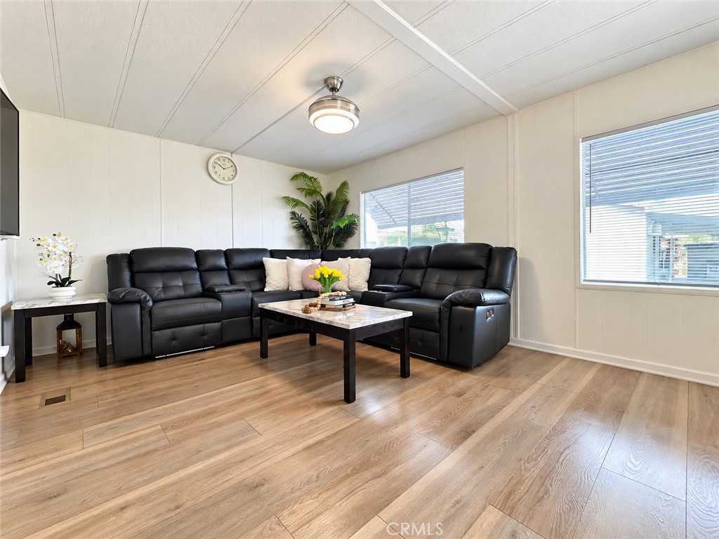 10745 Victoria Avenue 59 Property Photo 3