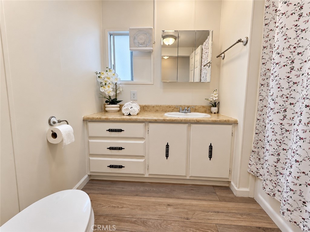 10745 Victoria Avenue 59 Property Photo 12