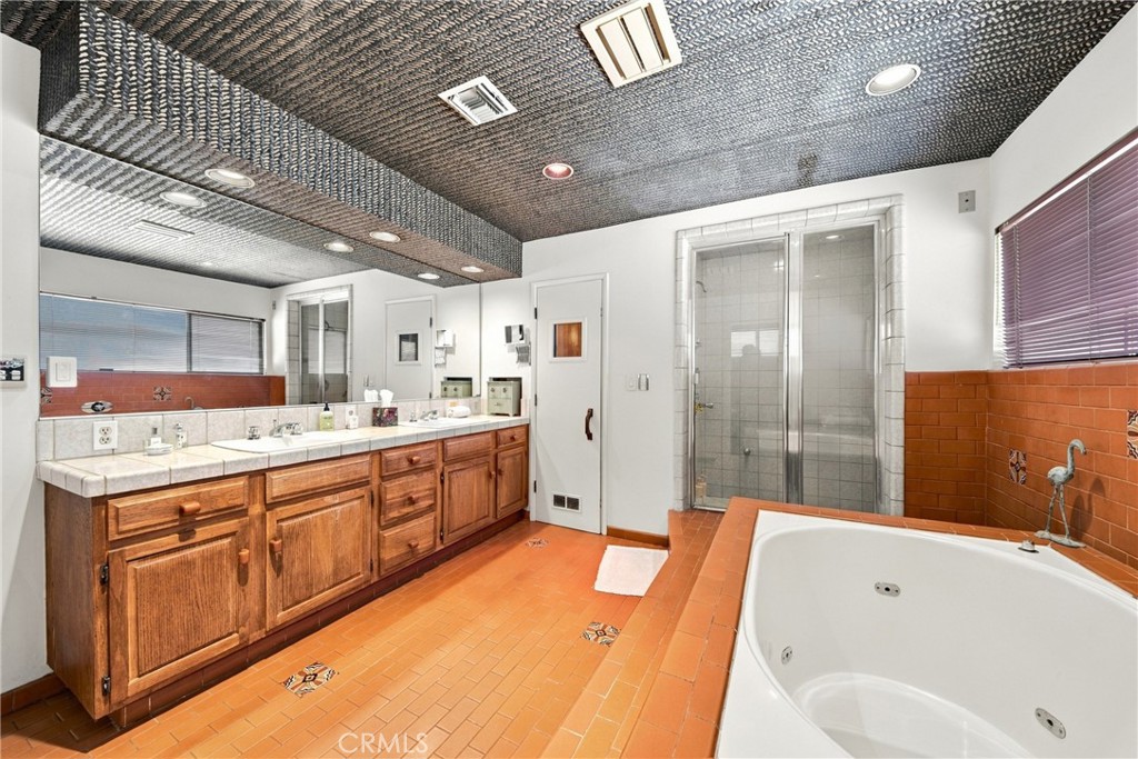 5919 Hill Property Photo 22