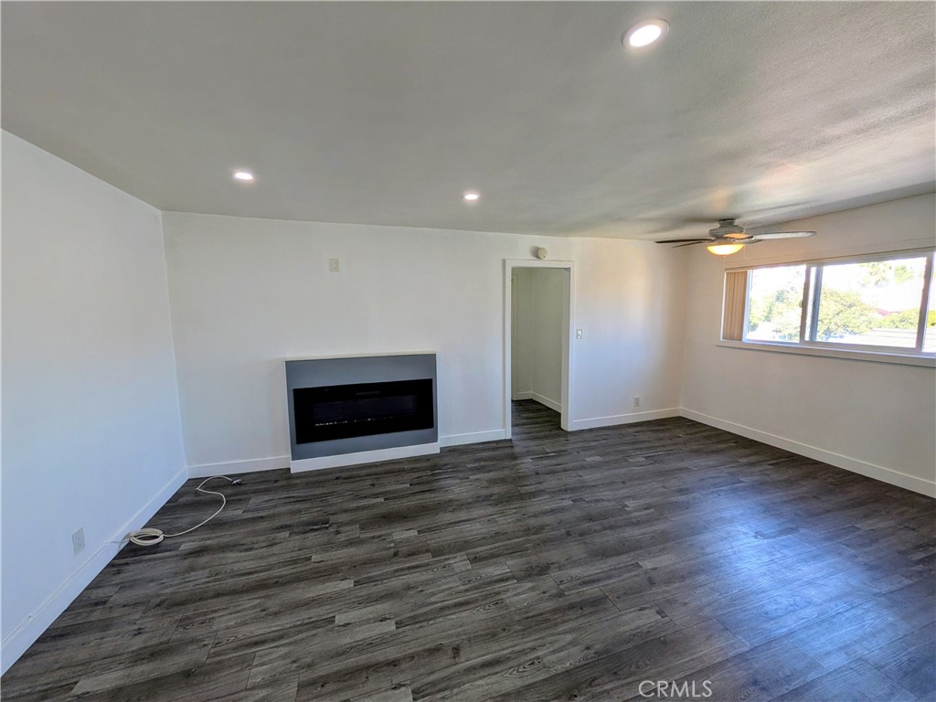 1708 Pine Avenue 14 Property Photo 1