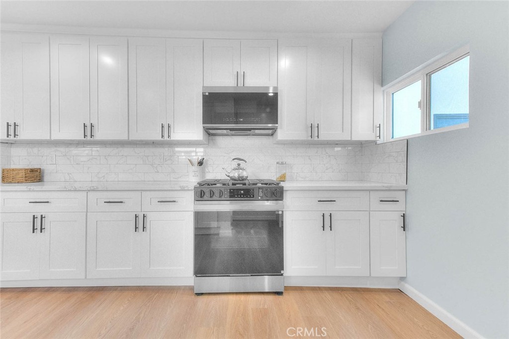 1827 W 76th Property Photo 12
