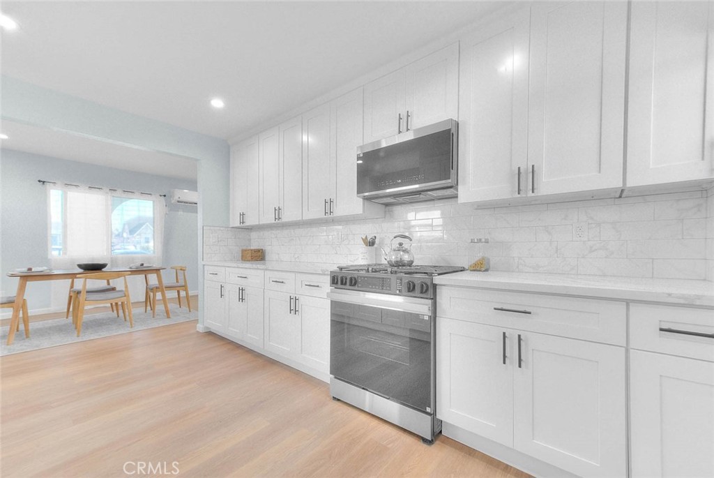 1827 W 76th Property Photo 13