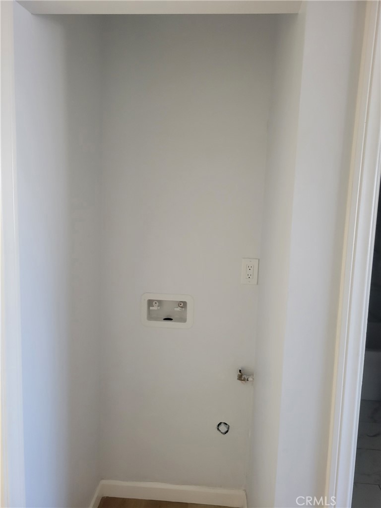 1827 W 76th Property Photo 34