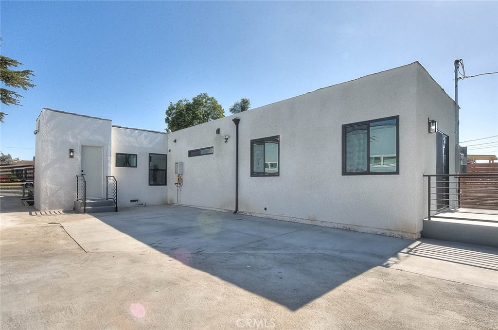 1827 W 76th Property Photo 35