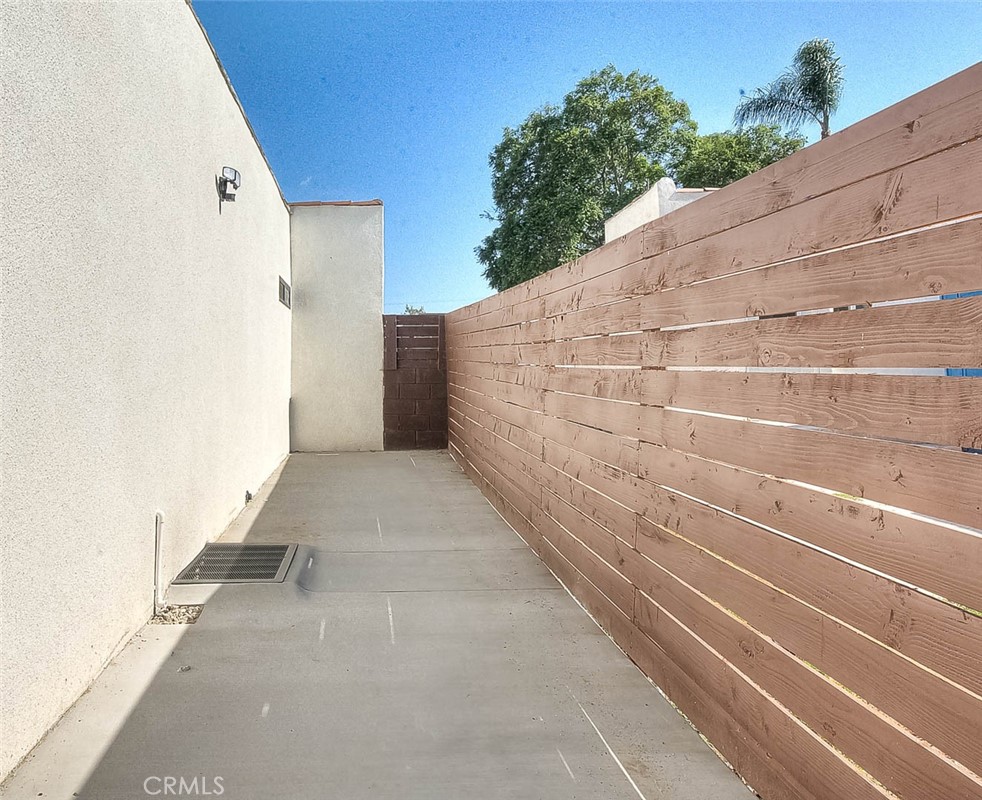 1827 W 76th Property Photo 38