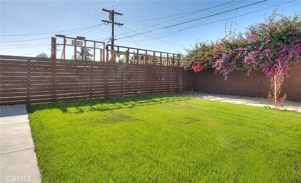 1827 W 76th Property Photo 39