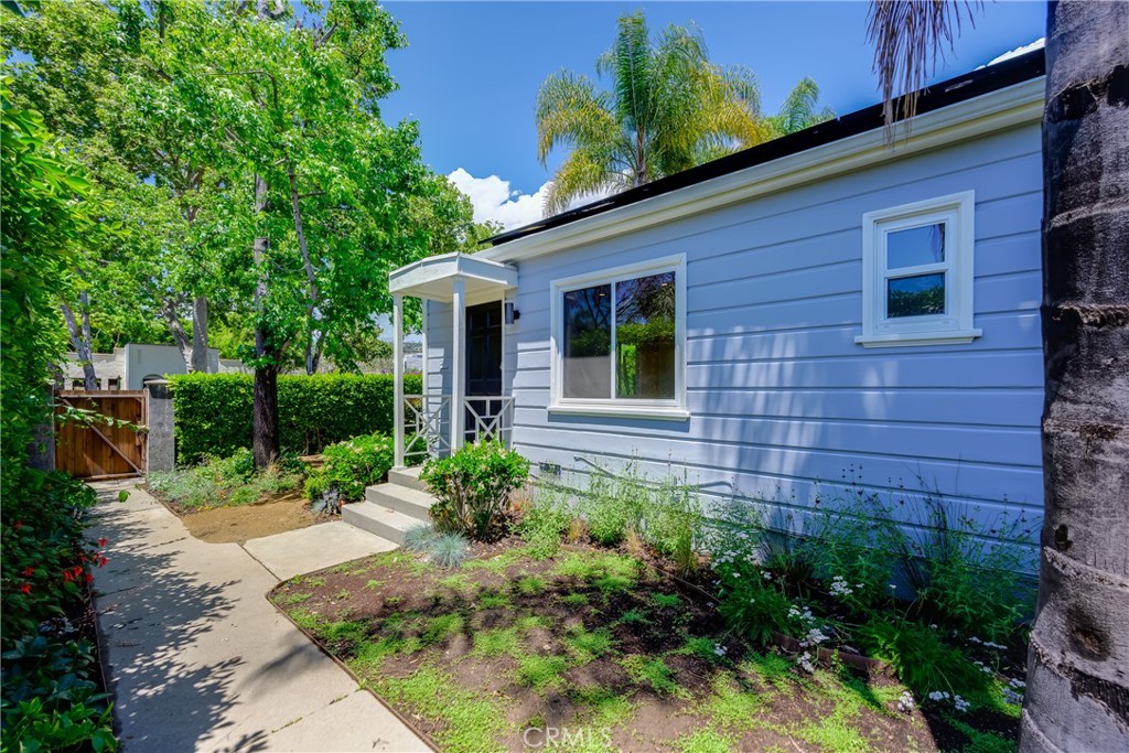 1040 Havenhurst Drive B Property Photo 15