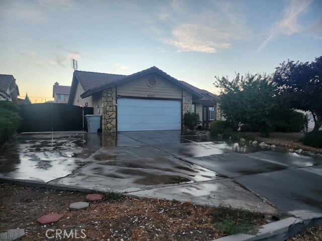 8558 Valley View Property Photo 1