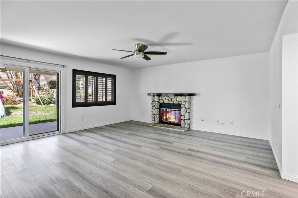 5504 N G Street Property Photo 4