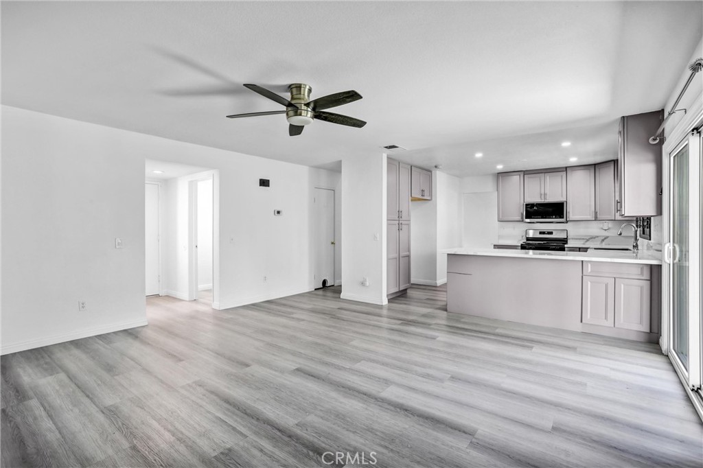 5504 N G Street Property Photo 5