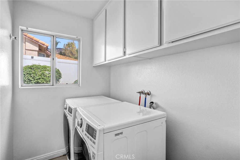 5504 N G Street Property Photo 8
