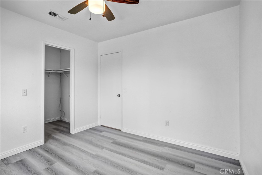 5504 N G Street Property Photo 14