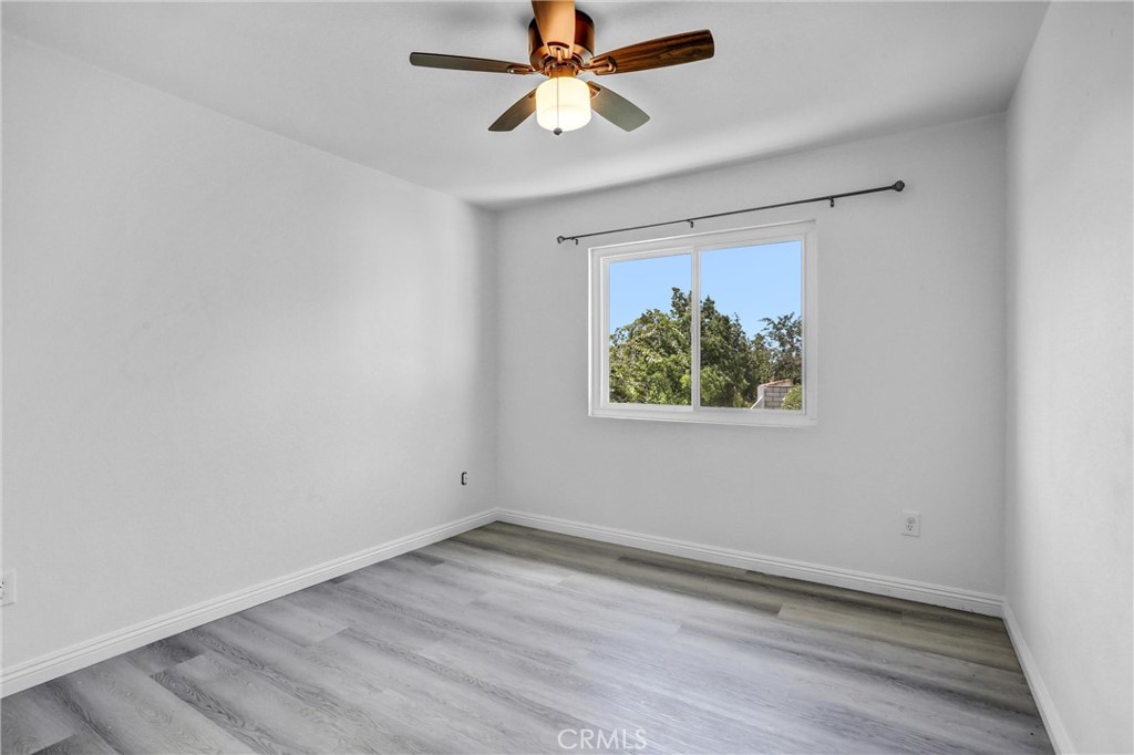 5504 N G Street Property Photo 17