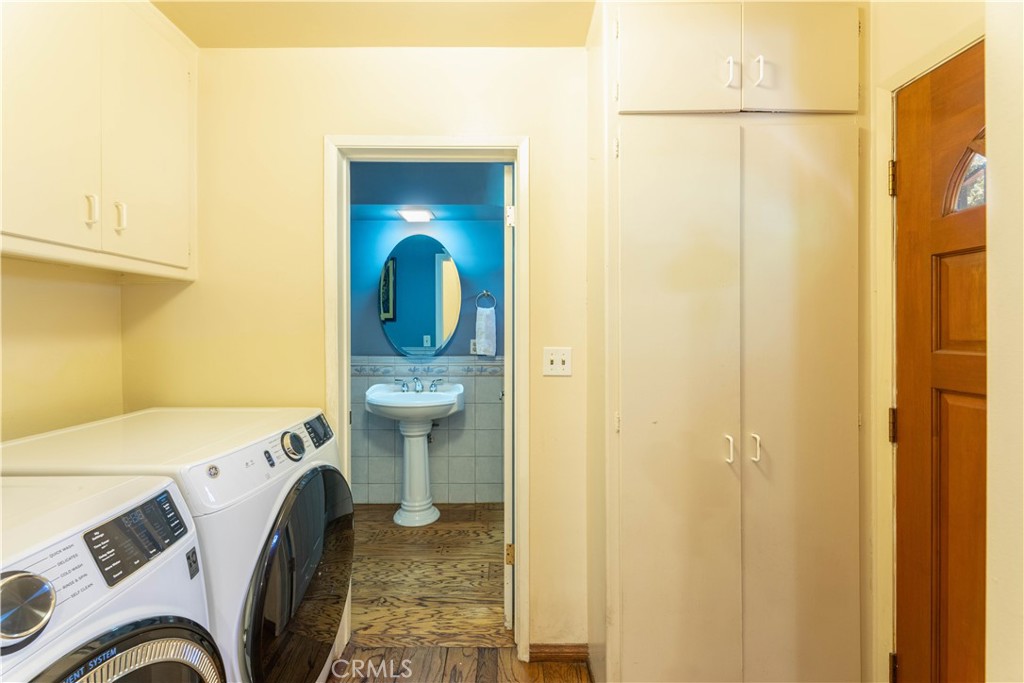 7044 Mammoth Avenue Property Photo 20