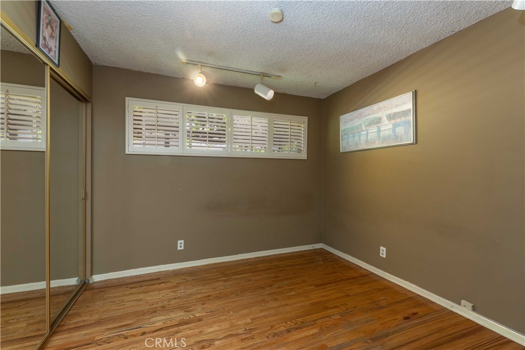 7044 Mammoth Avenue Property Photo 26