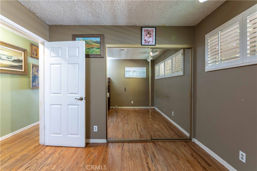7044 Mammoth Avenue Property Photo 27