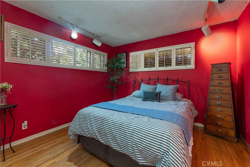 7044 Mammoth Avenue Property Photo 28