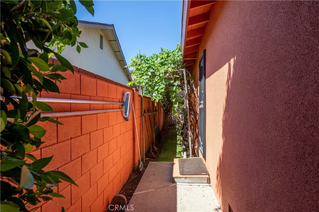 7044 Mammoth Avenue Property Photo 48