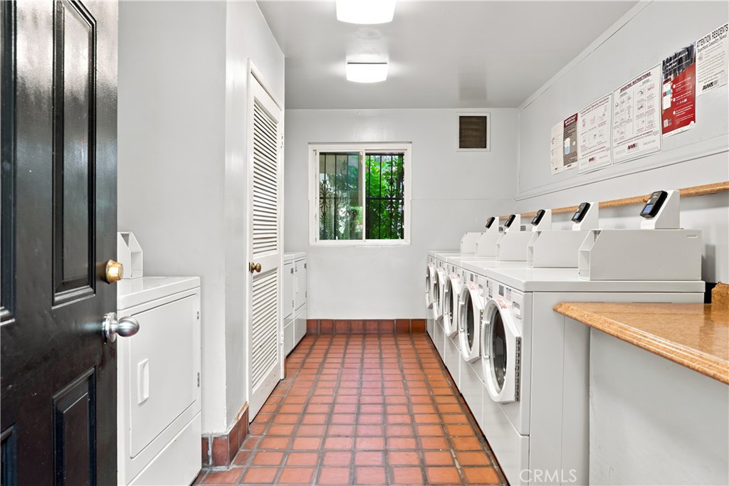 660 S Glassell Street Property Photo 19