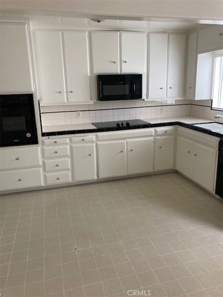 204 Belmont Property Photo 2