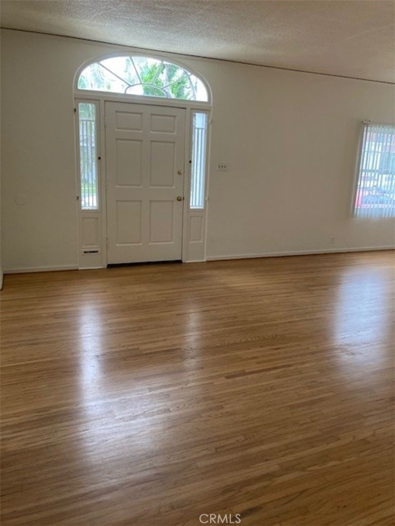 204 Belmont Property Photo 4