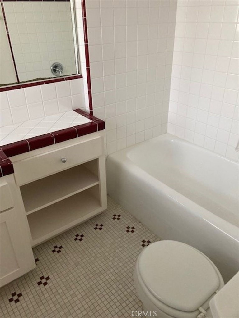 204 Belmont Property Photo 7