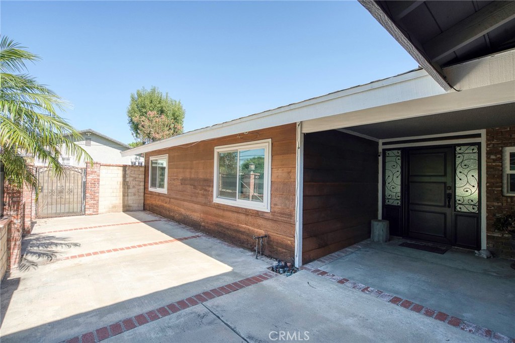 5560 Mountain View Avenue Property Photo 4