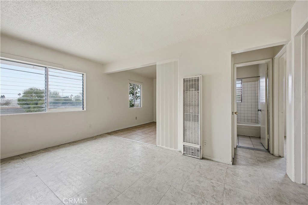 5914 S Hoover Property Photo 2