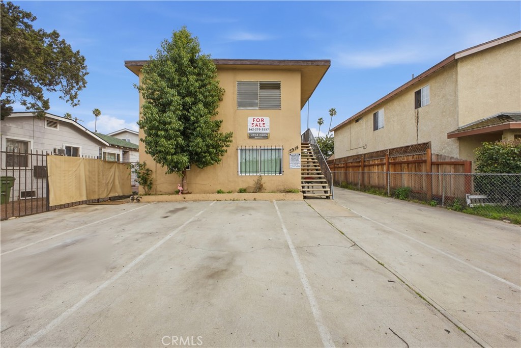 5914 S Hoover Property Photo 5