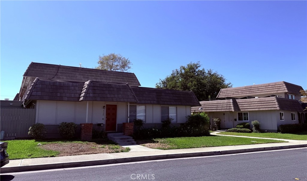 4728 Larwin Avenue Property Photo 1