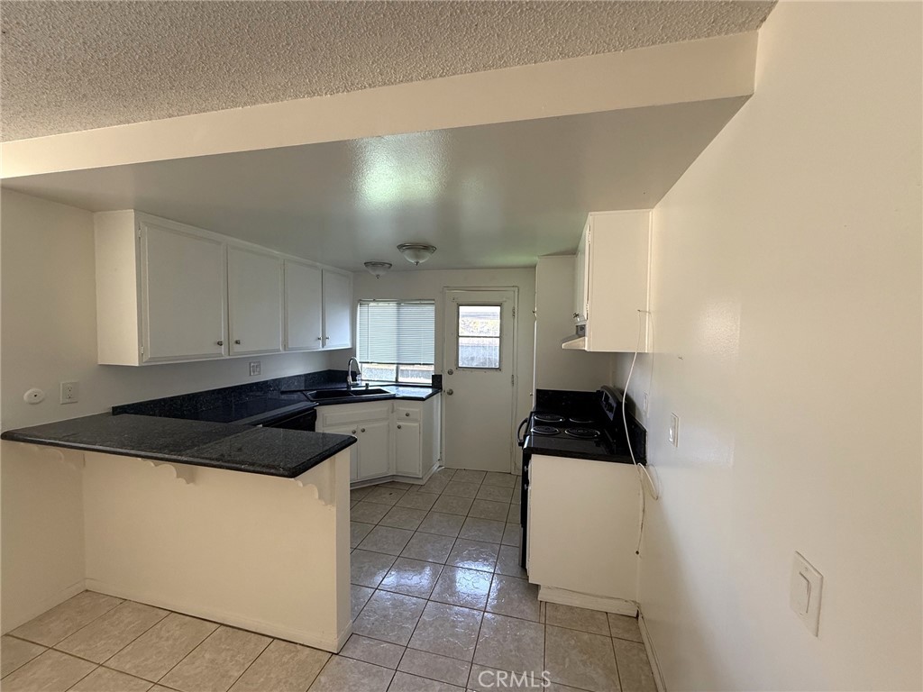 4728 Larwin Avenue Property Photo 12