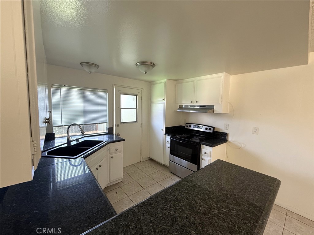 4728 Larwin Avenue Property Photo 13