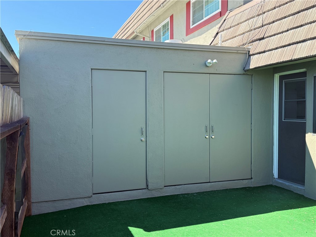 4728 Larwin Avenue Property Photo 26